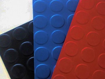 circular studded rubber matting roll