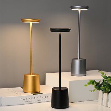 Heißer Verkauf: USB wiederaufladbare Tischlampe für Schlafzimmer und Wohnzimmer