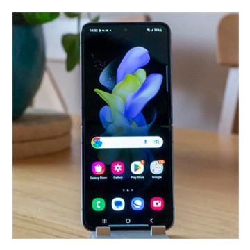 Almost New, High-Quality Mobile Phones: Samsung Galaxy Z Flip 2, Z Flip 3, Z Flip 4, and 5G Models