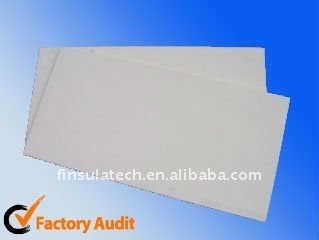 Lightweight refractory brick