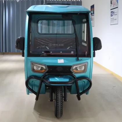 Enclosed Tricycle Electric Passenger Tricycle