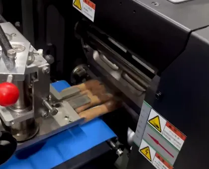 Fully Automatic Pillow Type Bag Sealing Packaging Machine for Small Businesses