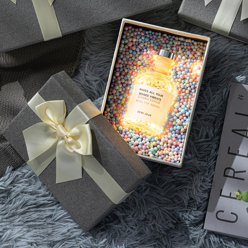 packaging box with bow (2)