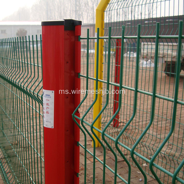 PVC bersalut warna hijau dikimpal panel pagar Mesh