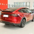 Model Tesla Y menggunakan kereta elektrik tenaga baru