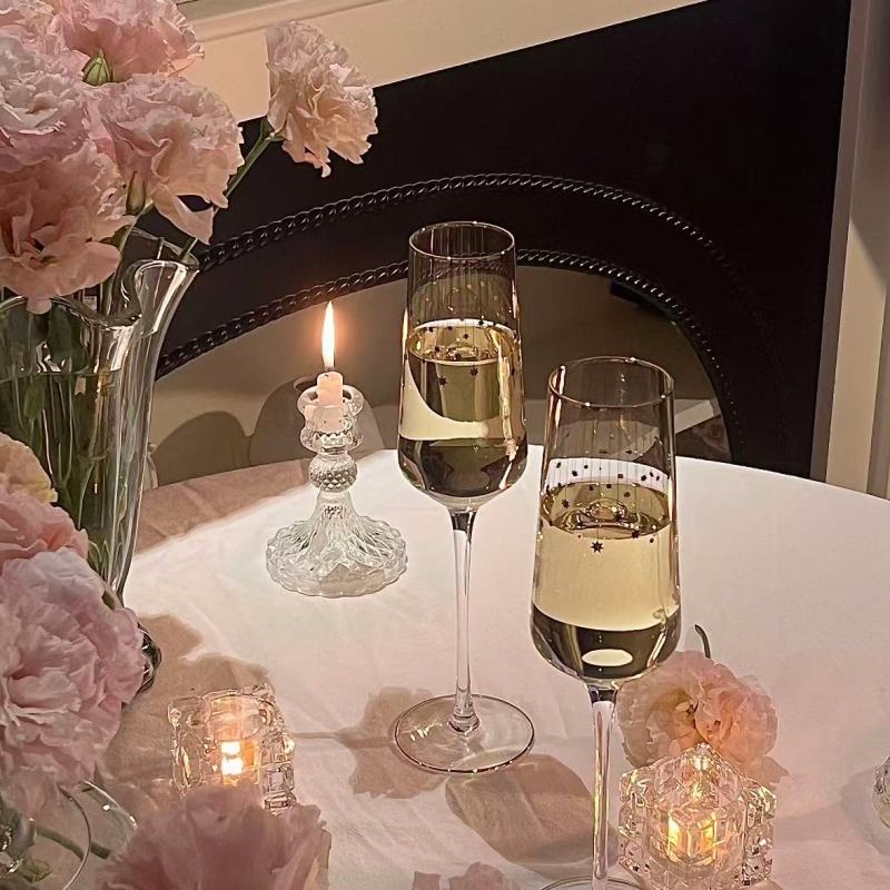 Luxury Floral Dinnerware with Romantic Ambience
