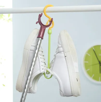 The windproof shoe rack outside the window