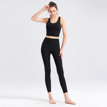 Yoga define roupas de cor sólida