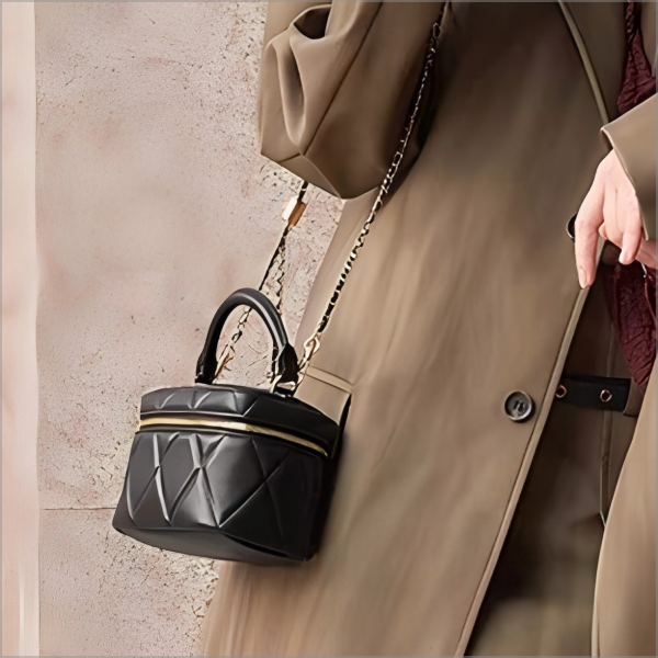 2025 Summer Fashion Striped Chain Box Handbag