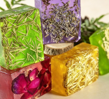 Gift Box Floral Essential Soap Kit