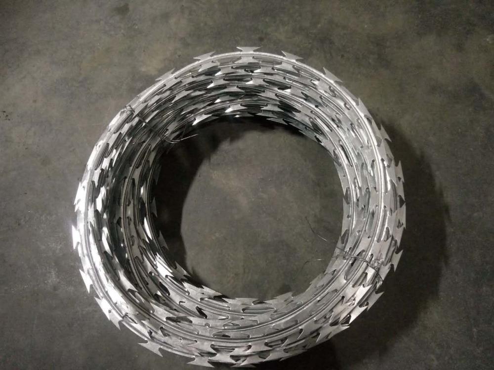 galvanized razor barbed wire