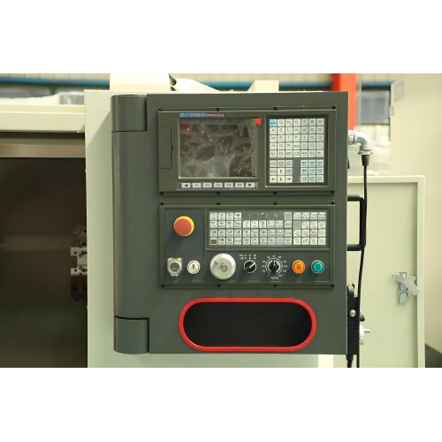 Tornio CNC a letto inclinato con guida lineare TCK36