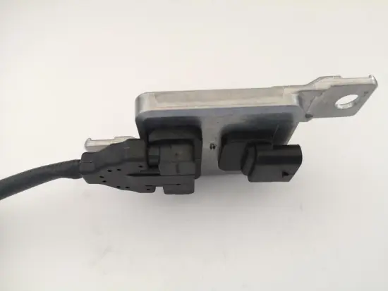 Heavy truck parts Engine nox sensor 5WK96637B replacement