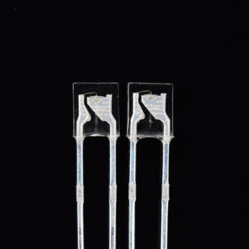 520nm LED สีเขียวสี่เหลี่ยมผืนผ้า 1*3*4 มม. LED ผ่านรู