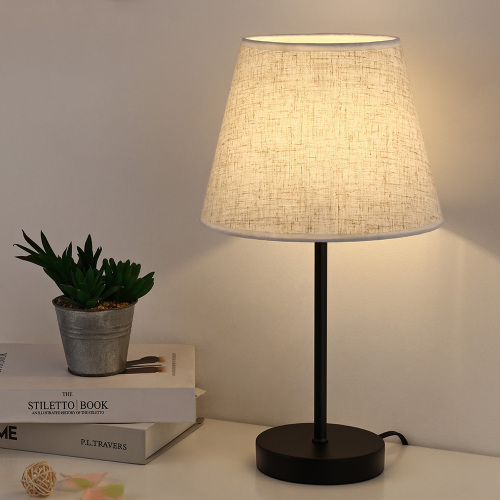 Lámpara de mesa de noche de estilo minimalista con pantalla de lámpara de lino
