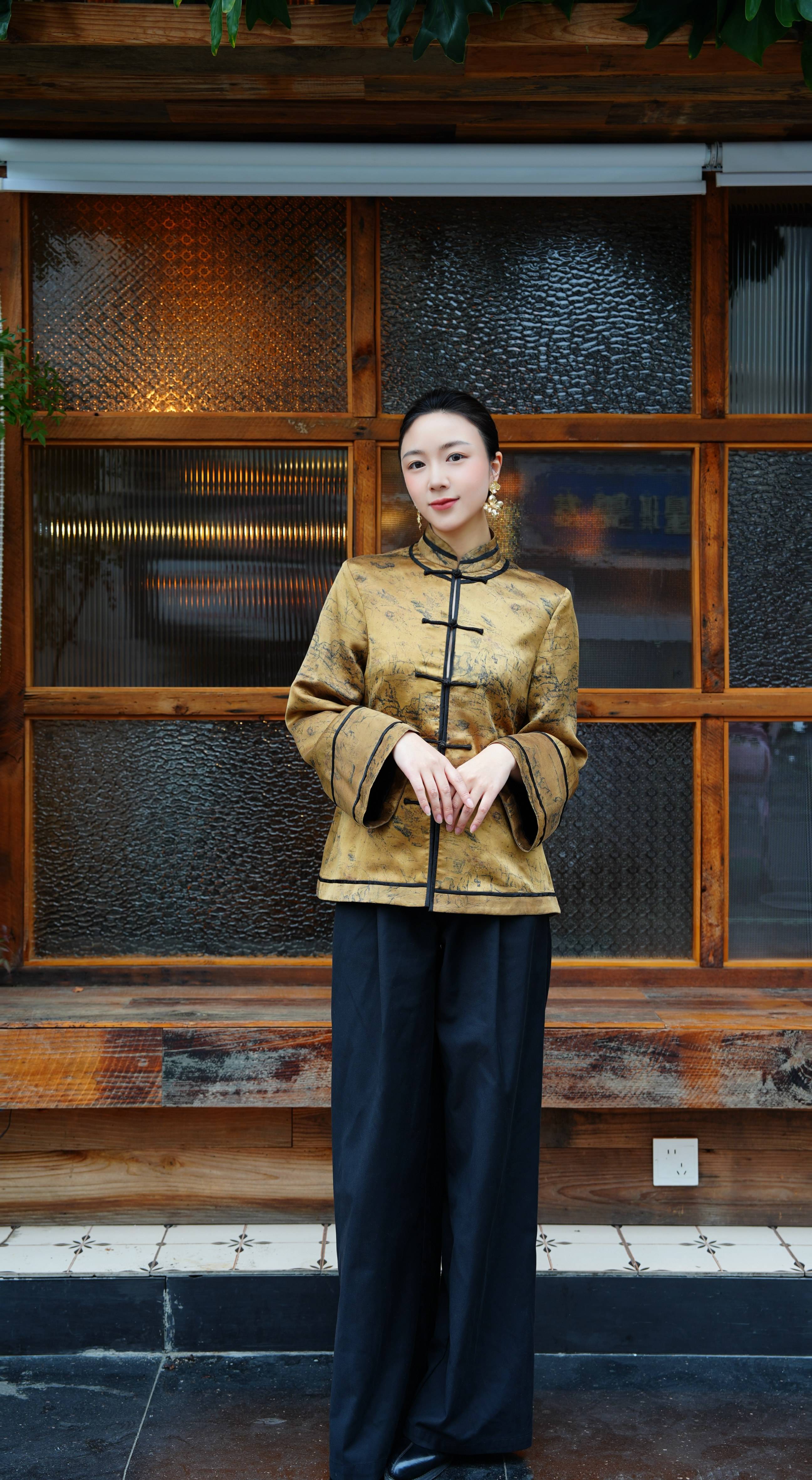 Top de manga larga Shisanchai Silk Road Desert Xiangyunsha