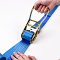 2 &quot;5 Ton 50mm Besi Menangani Ratchet Buckle Tie Down Blue Straps Dengan 2 Inch Swan Hooks