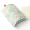 Kartonnen papieren kussensloop voor geschenkverpakking met aangepast logo