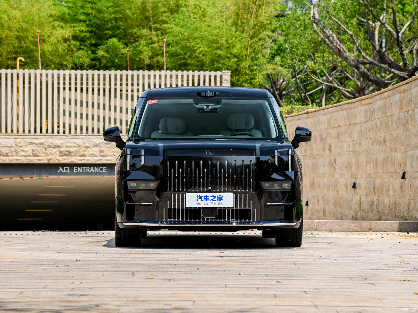 ZEEKR 009 Dual Motor Electric MPV