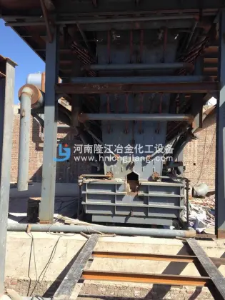 Closed nickel ore and concentrate smelting furnace