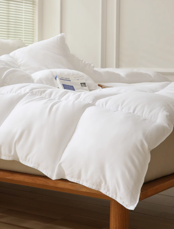 Hotel High-end White Feather Silk Quilt