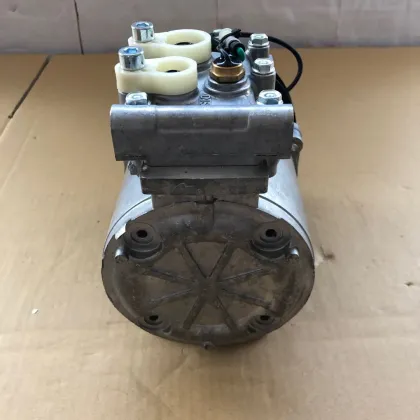 AKC200A251 Bus Air Conditioning Compressor for Mitsubishi Rosa