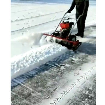 Tipo de caminhada Gasolina Snowplow/Snowbrower/Snow Sweeper em estoque para venda