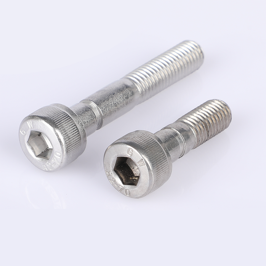 Крепежные болты с водяными насосами