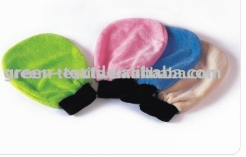 cleaning gloves