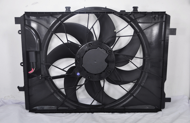 Aluminum Car Fan Radiator For Mercedes BENZ W204 OEM 2045000293 motorcycle radiator fan