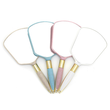 2023 Affordable Low MOQ Travel Wholesale Plastic Square and Round LED Handheld Makeup Mirror