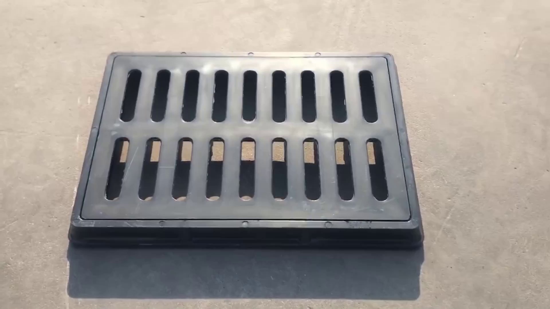 Weather-Resistant Factory Outlet Square Water Drainage Gutter Grate Plate