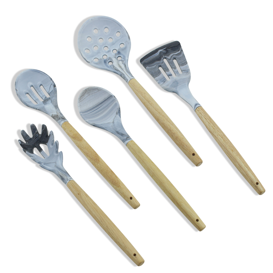 wooden kitchen utensil set