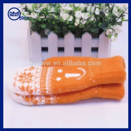 Wholesale cheap custom acrylic winter baby knitted gloves mittens