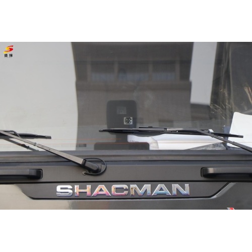 Traktor Shacman X5000E Canggih untuk Tugas Berat