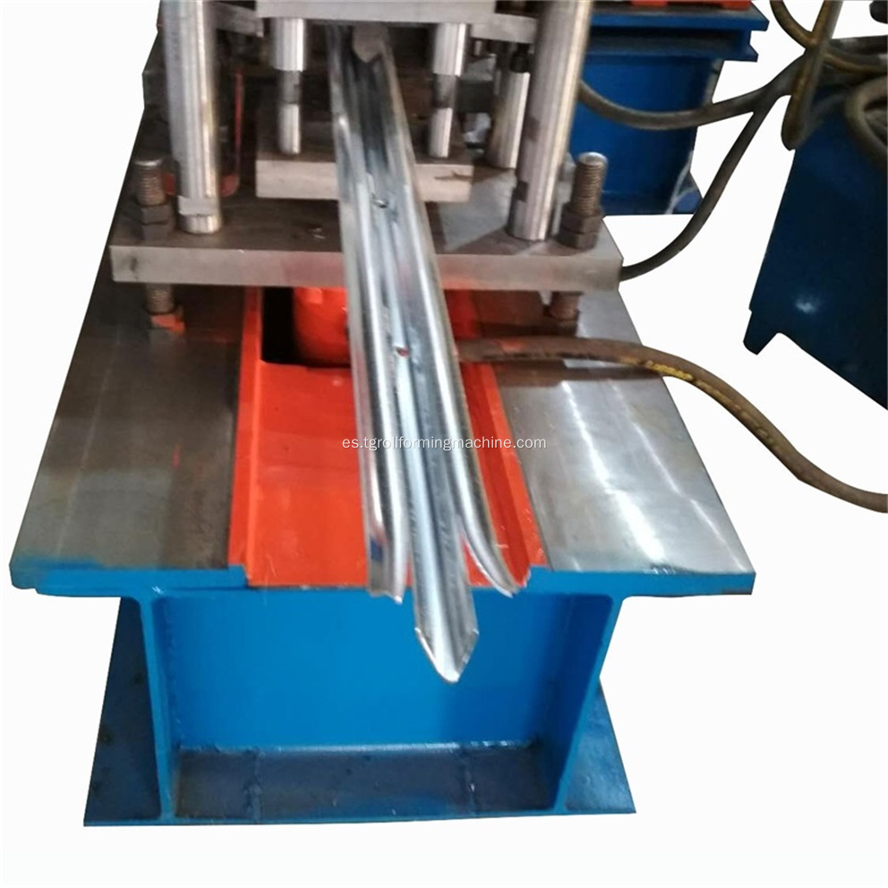 Máquina para fabricar postes de metal con púas de acero Palisade