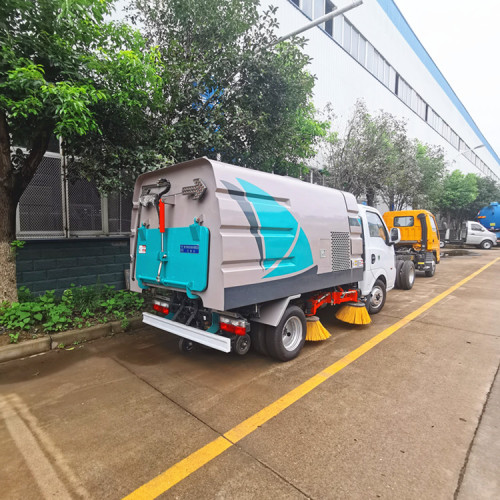 Dongfeng Small Road Sweeper Truck