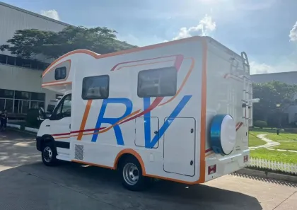 Iveco RV Family Off-Road Motorhome Travel Camper Van with Bad Table