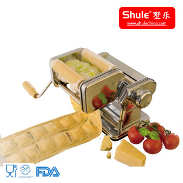knoedel machine van ravioli, raviolini, Canneloni