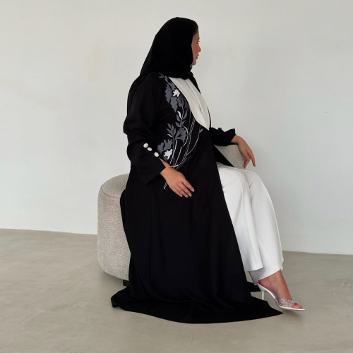 لباس عبای روباز مشکی دوزی
