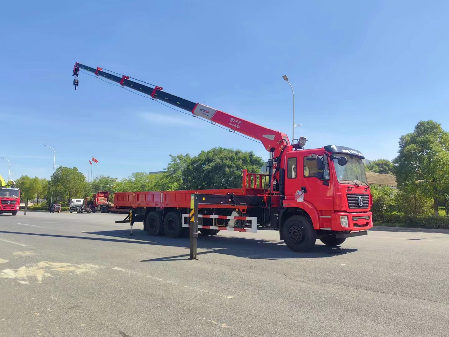 Truck-mounted crane
