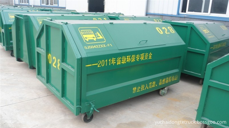 Hooklift garbage container