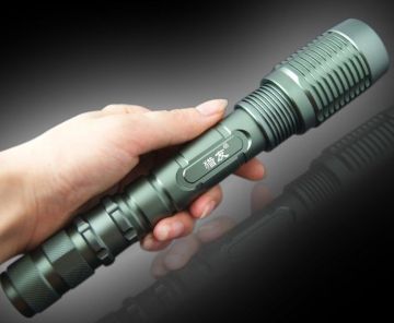 Water Resistant 1000 Lumen Zoom Led Flashlight With Adjustable Focus
