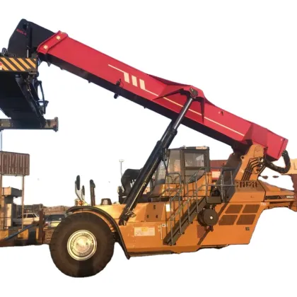 Chinese 45 Ton Port Machinery Reach Stacker SRSC45H1 for Sale