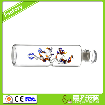 A bottle of animals in the transparent glass bottle made in China