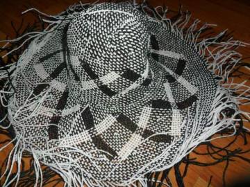 twisted paper hat body