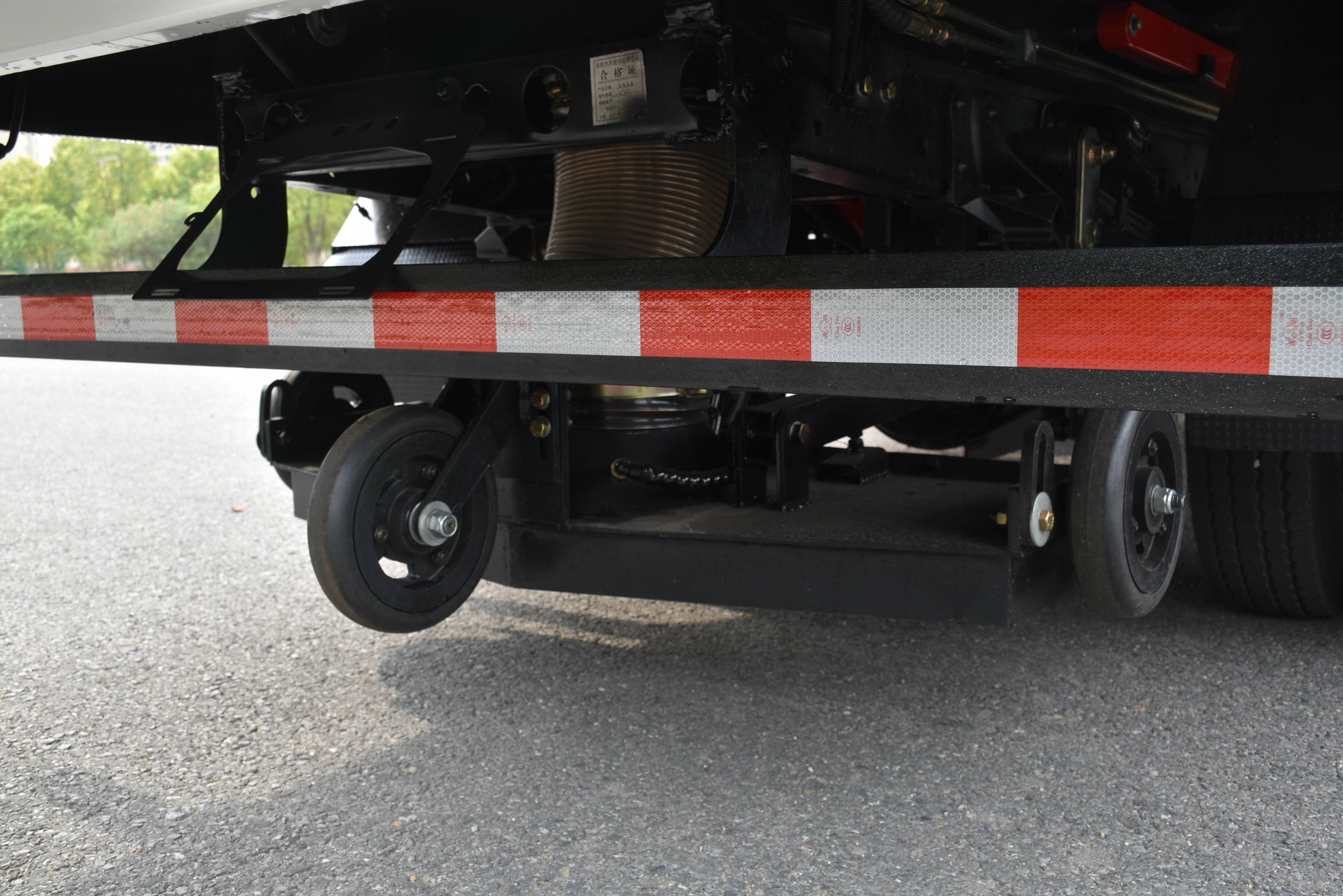 isuzu sweeper truck (5)