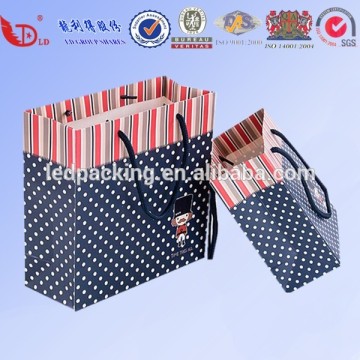 Wholesale fancy white kraft paper packaging bag with logo printing