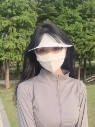 Breathable Full Face Ice Silk Sunscreen Mask for Women Golfing