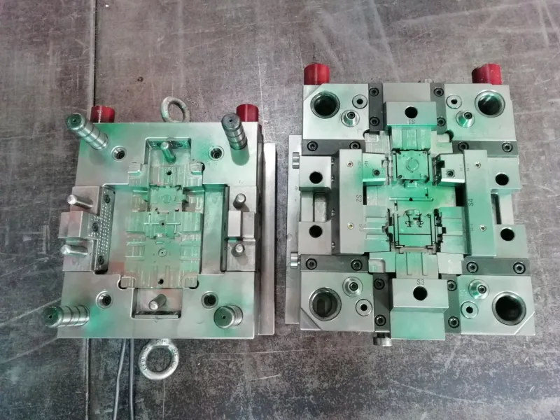 Hot Runner System Injection Mold for Plastic Automotive Components